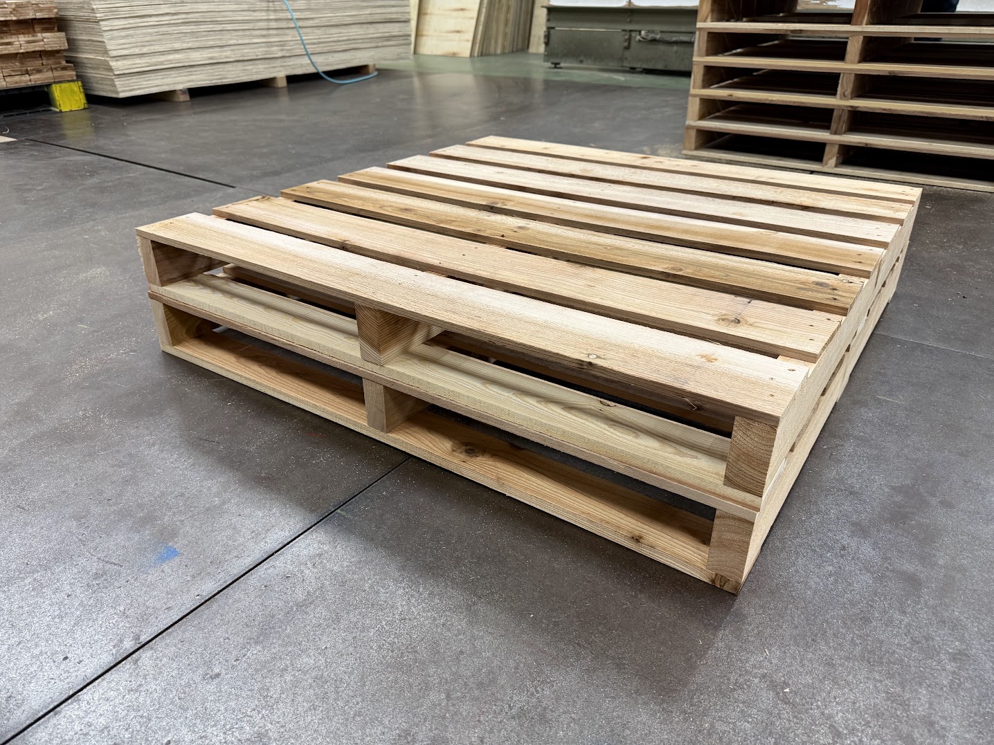 輸出用_1100×1100mm 木製パレット（新品）